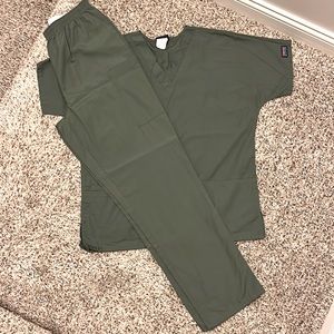 Cherokee Workwear Scrub Set